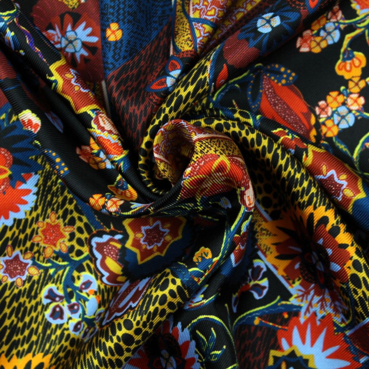 Tissu satin de soie noir imprimé fleuri - Made in Italy