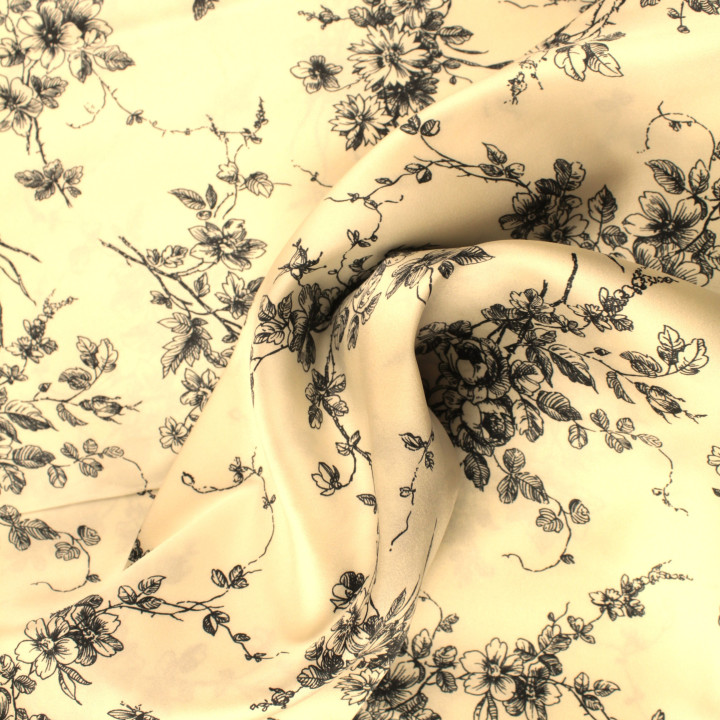 Tissu Satin Blanc à Impression Florale - Toucher Soie