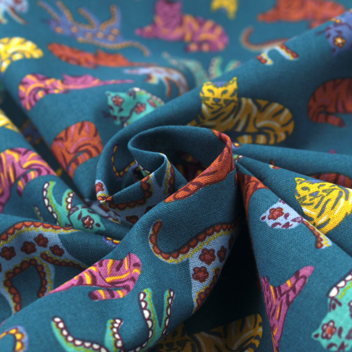 Tissu en Coton Bleu Roi avec Motifs de Chats Multicolores