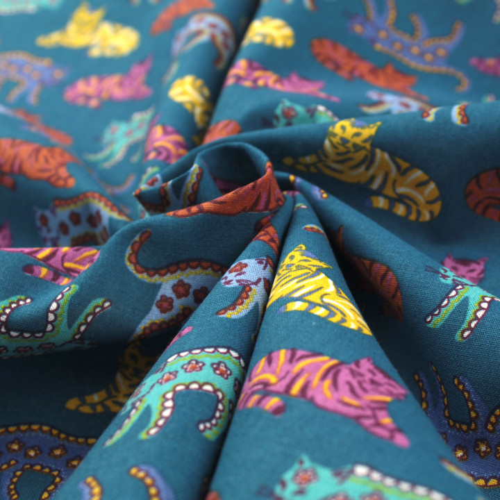 Tissu en Coton Bleu Roi avec Motifs de Chats Multicolores