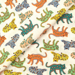 Tissu en Coton Blanc avec Motifs de Chats Multicolores