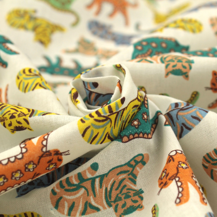Tissu en Coton Blanc avec Motifs de Chats Multicolores