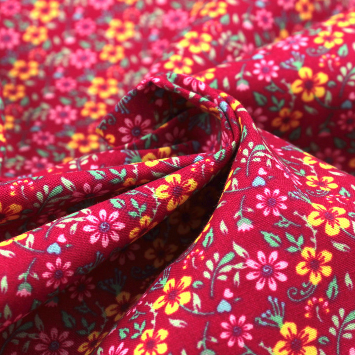 Tissu en Coton Bordeaux avec Motifs Floraux Jaune et Rose