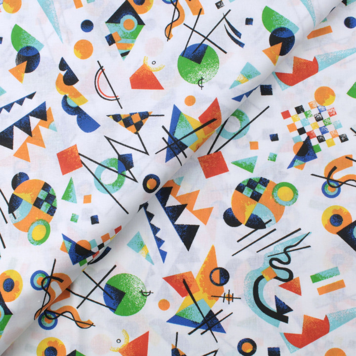 Tissu en coton blanc uni sublimé par un imprimé de formes géométriques modernes