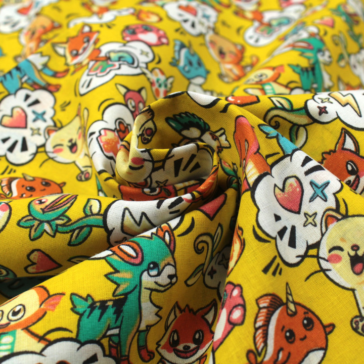 Tissu en coton jaune à motifs animaux manga mulitcolore - Idéal pour créations ludiques et originales