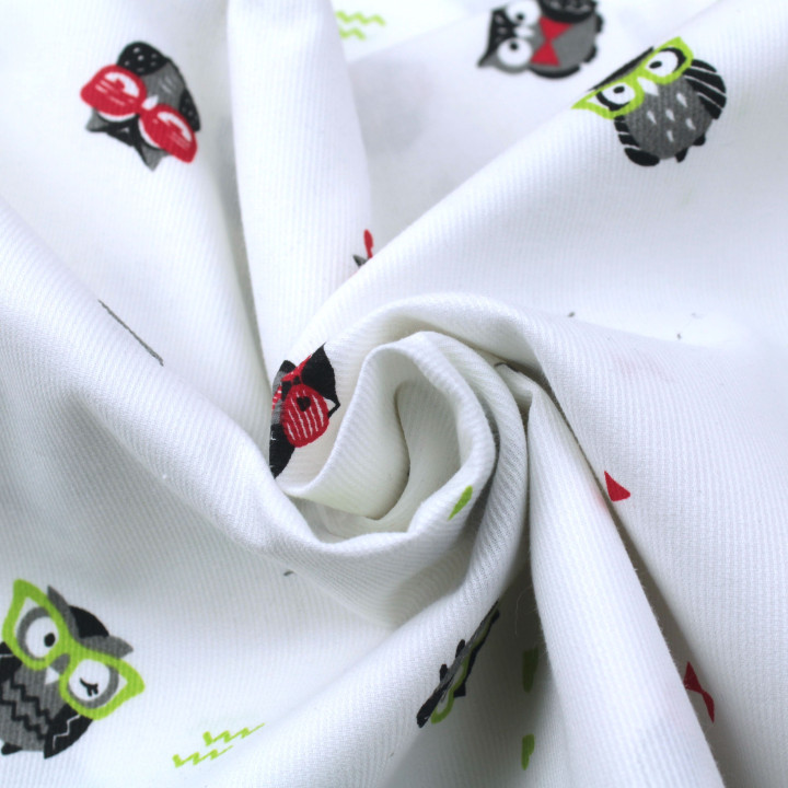 Tissu coton blanc milleraie imprimé hiboux rouge et vert
