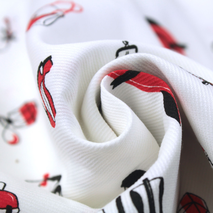 Tissu coton milleraies motif accessoires féminins mode rouge et noir