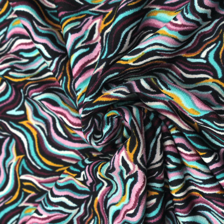Tissu Jersey Multicolore à Imprimé Motifs Géométriques – Fluide et Moderne – Idéal pour Vêtements et Accessoires