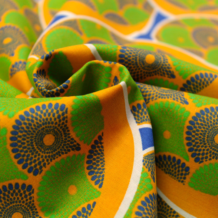 Tissu en Coton Vert et Bleu – Motif Cercles Géométriques Blanc et Orange – Idéal Décoration & Couture