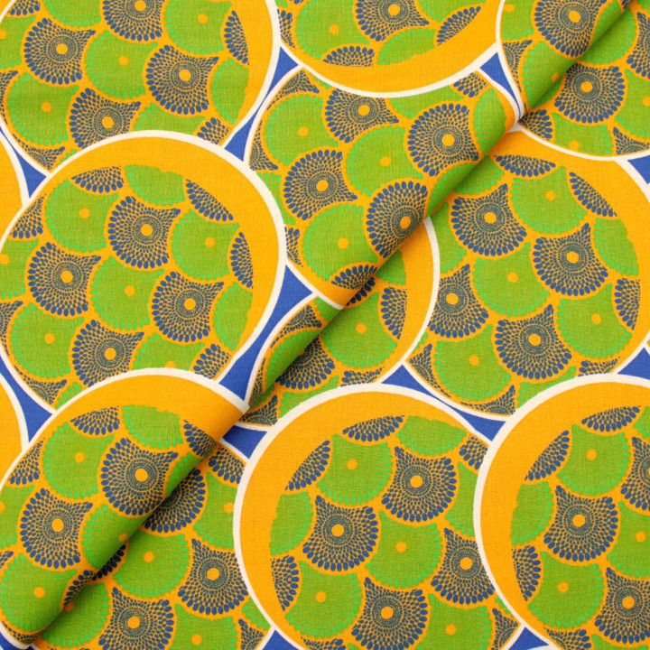 Tissu en Coton Vert et Bleu – Motif Cercles Géométriques Blanc et Orange – Idéal Décoration & Couture