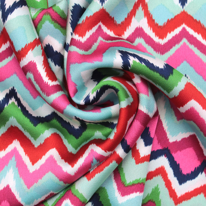 Tissu viscose imprimé vagues multicolores – Haute résistance, idéal déco et mode
