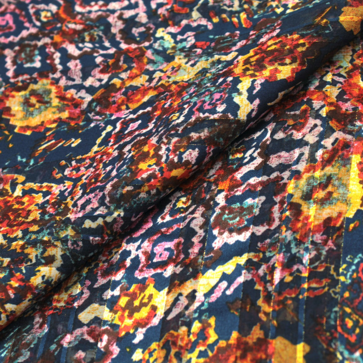 Tissu Mousseline Transparent Multicolore à Motifs Géométriques et Rayures Dorées – Léger, Fluide et Chic