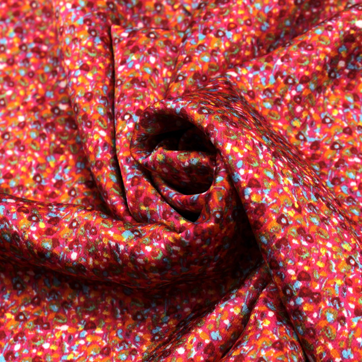 Tissu Mousseline Transparent Imprimé rouge Multicolore à Motifs Floraux – Léger, Fluide et Idéal pour Créations Élégantes