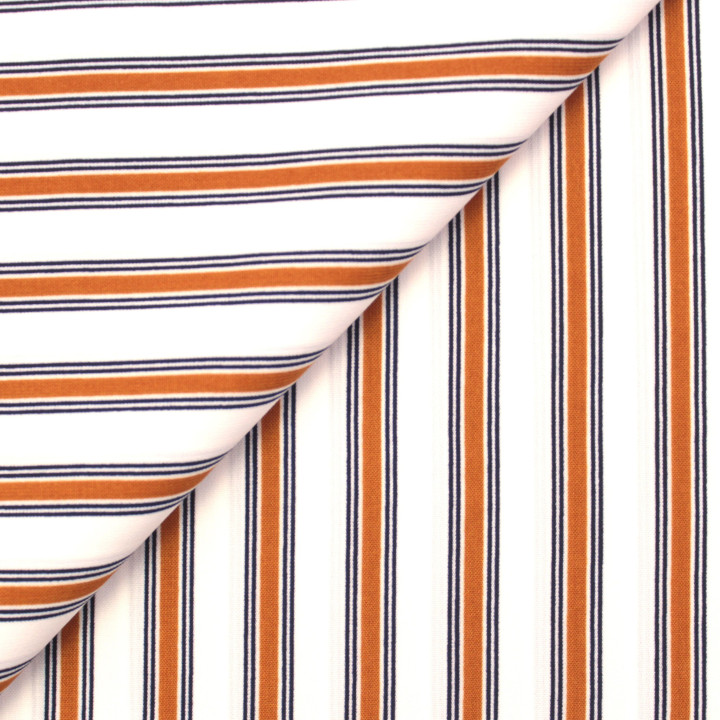 Tissu Beige à Rayures Marron et Noires – Élégance Classique & Style Intemporel