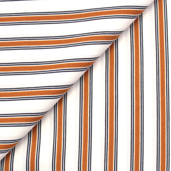 Tissu Beige à Rayures Marron et Noires – Élégance Classique & Style Intemporel