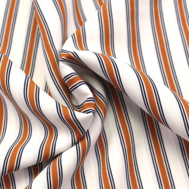Tissu Beige à Rayures Marron et Noires – Élégance Classique & Style Intemporel