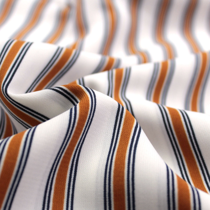 Tissu Beige à Rayures Marron et Noires – Élégance Classique & Style Intemporel