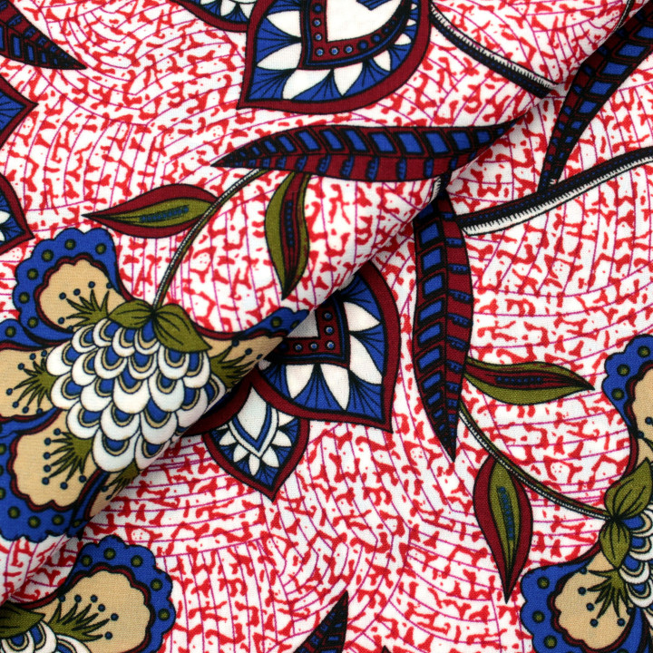 Tissu Blanc et Rouge à Imprimés Floraux Bleu, Blanc et Bordeaux