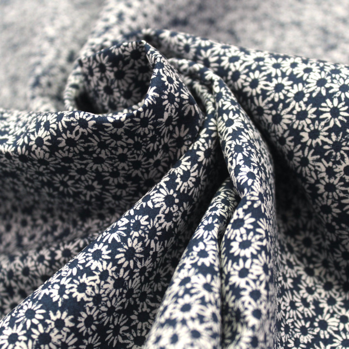 Tissu en Coton Bleu Marine avec Motifs Floraux de Petites Fleurs Blanches pour Chemise