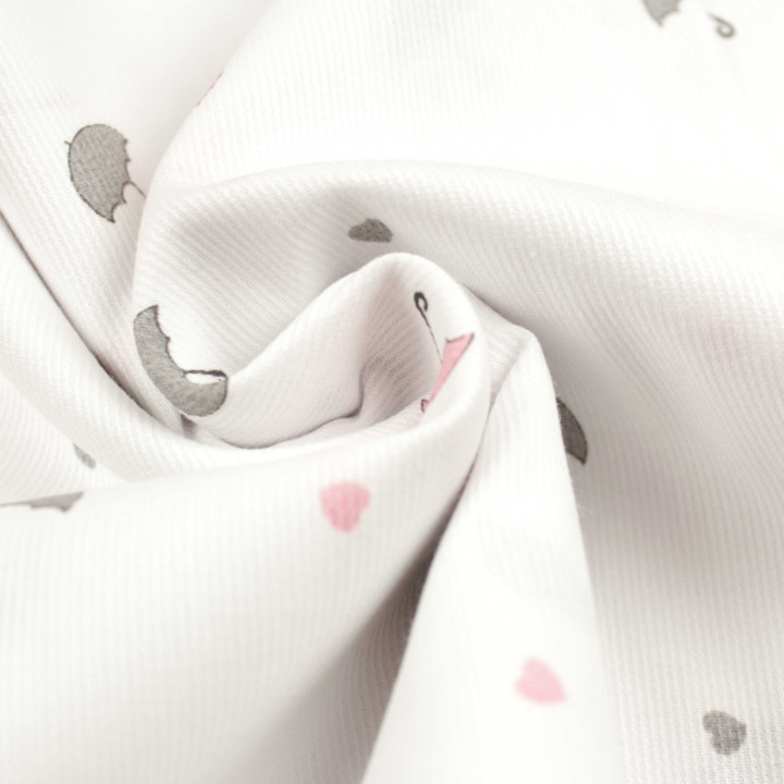 Tissu milleraie blanc à motifs parapluies et cœurs rose et gris