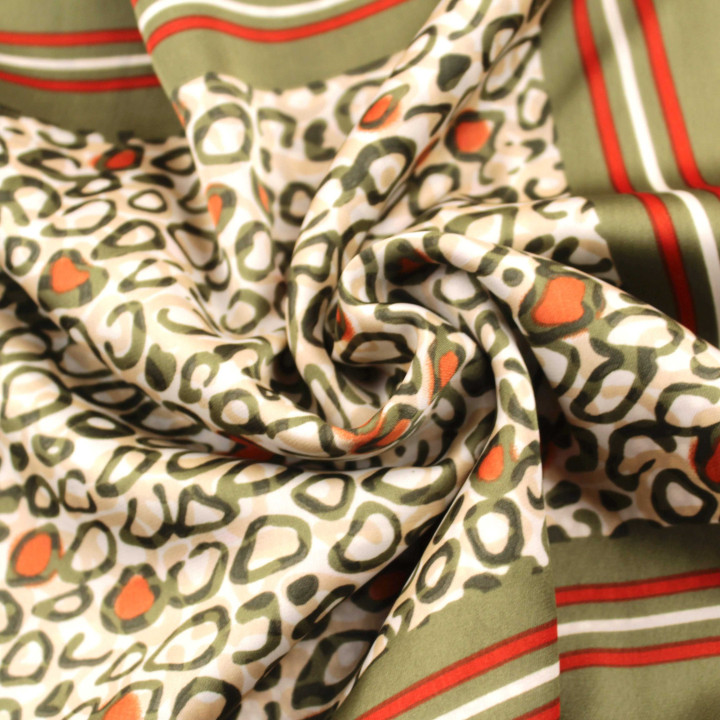 Tissu satin vert olive imprimé géométrique orange, vert, noir et blanc – Coupon tissu élégant