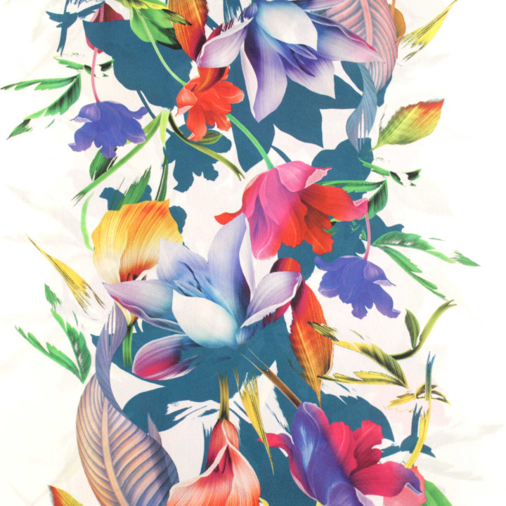 Coupon de tissu satin blanc polyester imprimé floral multicolore moderne