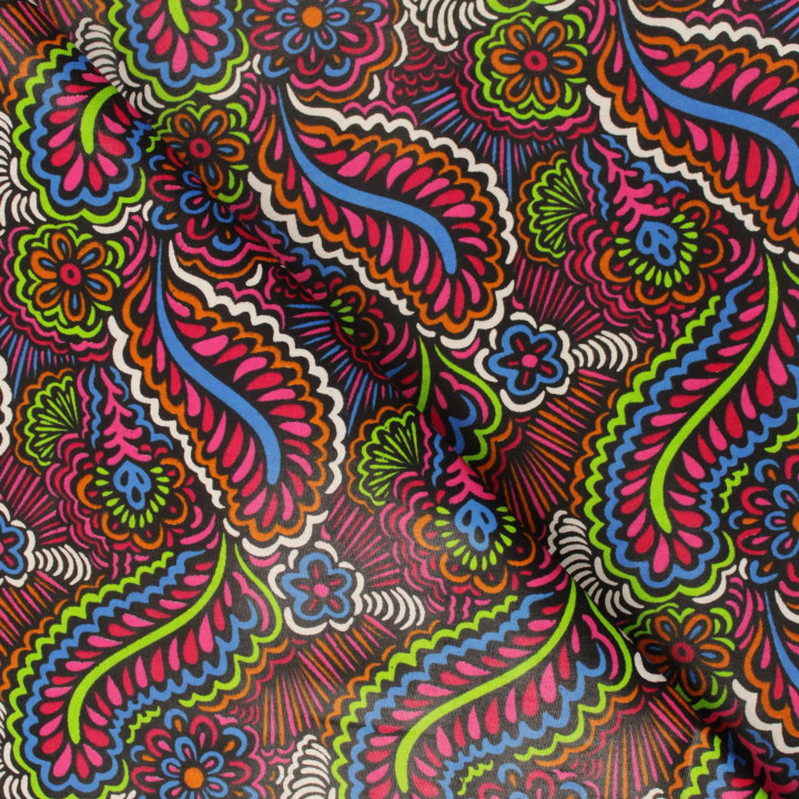 Coupon de tissu coton wax ciré imprimé géométrique multicolore rose, bleu, blanc, vert, noir et orange