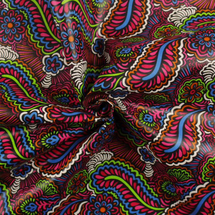 Coupon de tissu coton wax ciré imprimé géométrique multicolore rose, bleu, blanc, vert, noir et orange