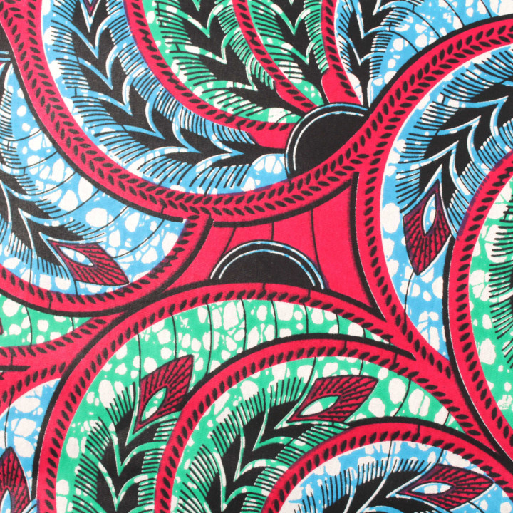 Tissu coton Wax imprimé géométrique noir, bleu, vert et rouge – Vendu au mètre
