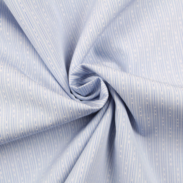 Coupon tissu coton chemise bleu ciel à fines rayures bleu et blanc – Tissu léger et élégant