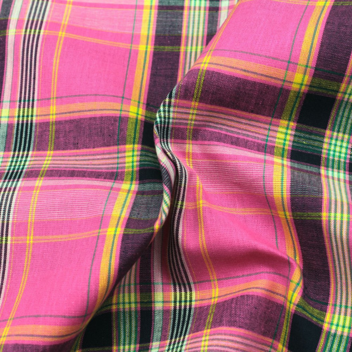 Tissu coton Madras rose et noir à rayures jaune – Haute qualité et authenticité