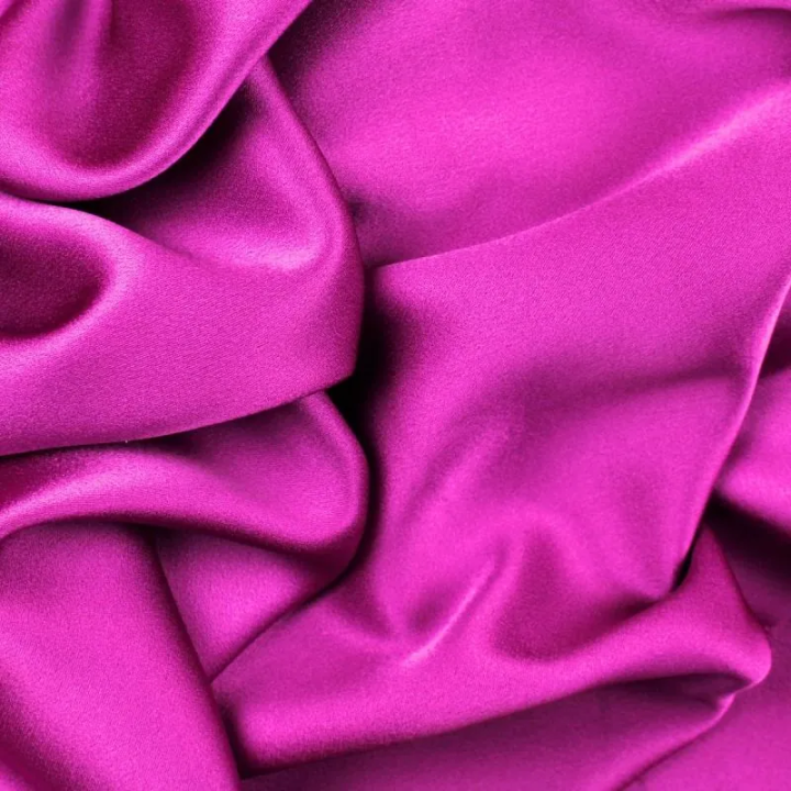 Tissu Crêpe envers-satin de couleur prune