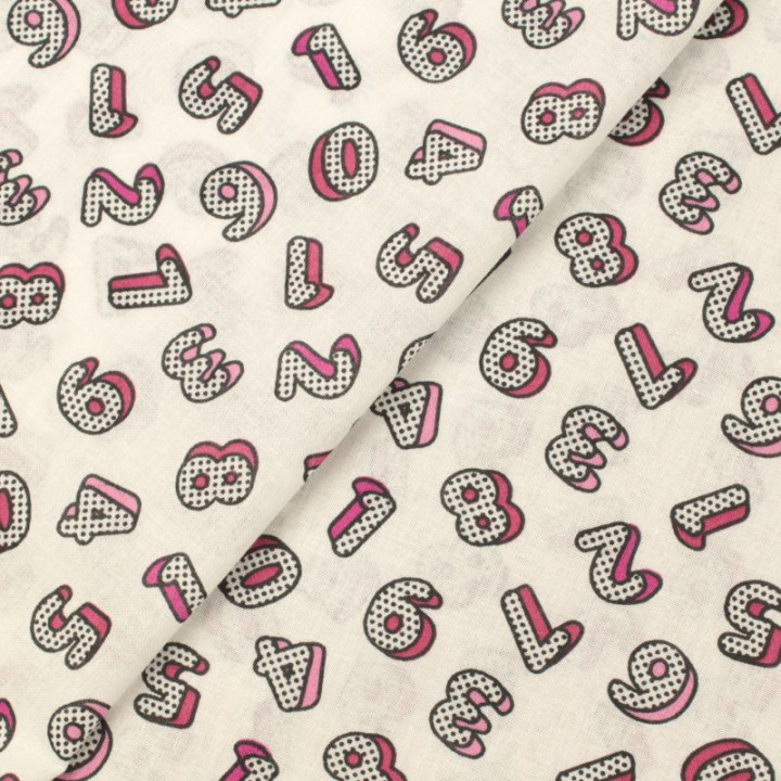 Tissu en Coton Beige Clair avec Motifs Chiffres Roses et Fuchsia - Parfait pour Couture Créative