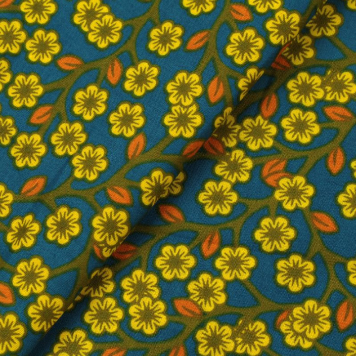 Tissu en Coton Bleu Nuit avec Motifs Floraux Jaunes et Oranges - Élégance et Vitalité