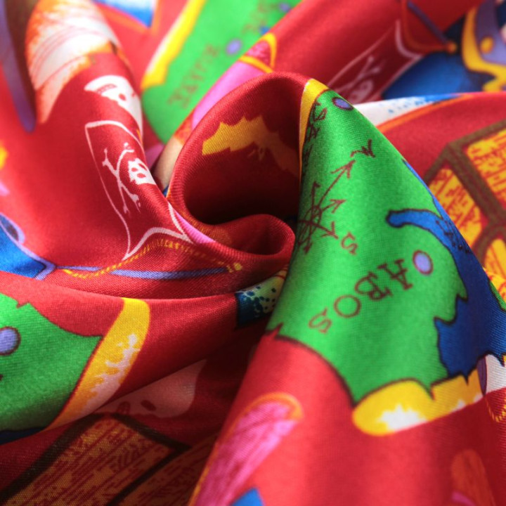 Tissu Satin Rouge avec Motifs de Pirates